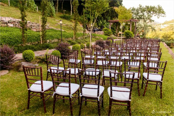 Cadeiras em casamento ao ar livre 